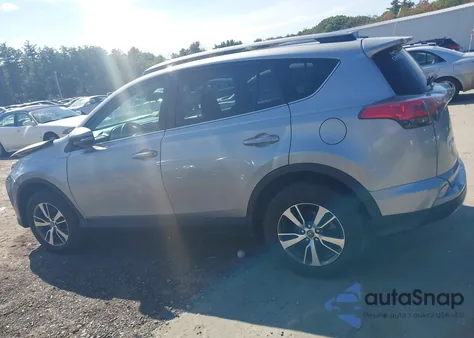 2017 Toyota Rav4 Xle z USA, uszkodzony, nr VIN 2T3RFREVXHW695447